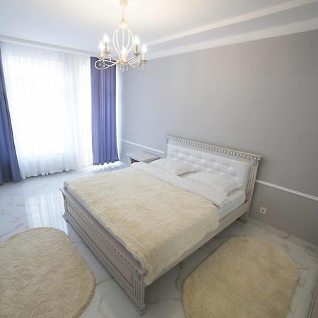 Leogrand Apartments On Kulisha 36 Lviv Dış mekan fotoğraf