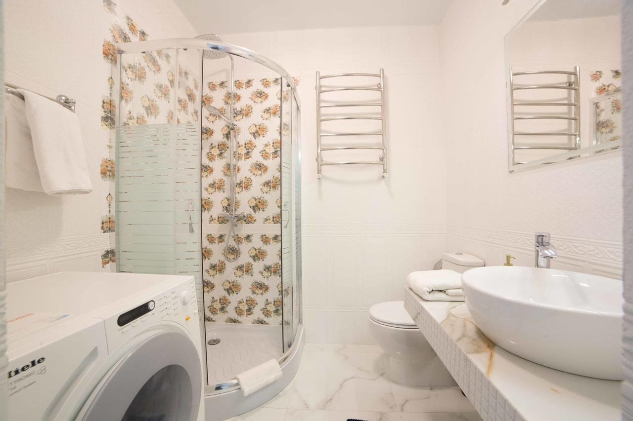 Leogrand Apartments On Kulisha 36 Lviv Dış mekan fotoğraf