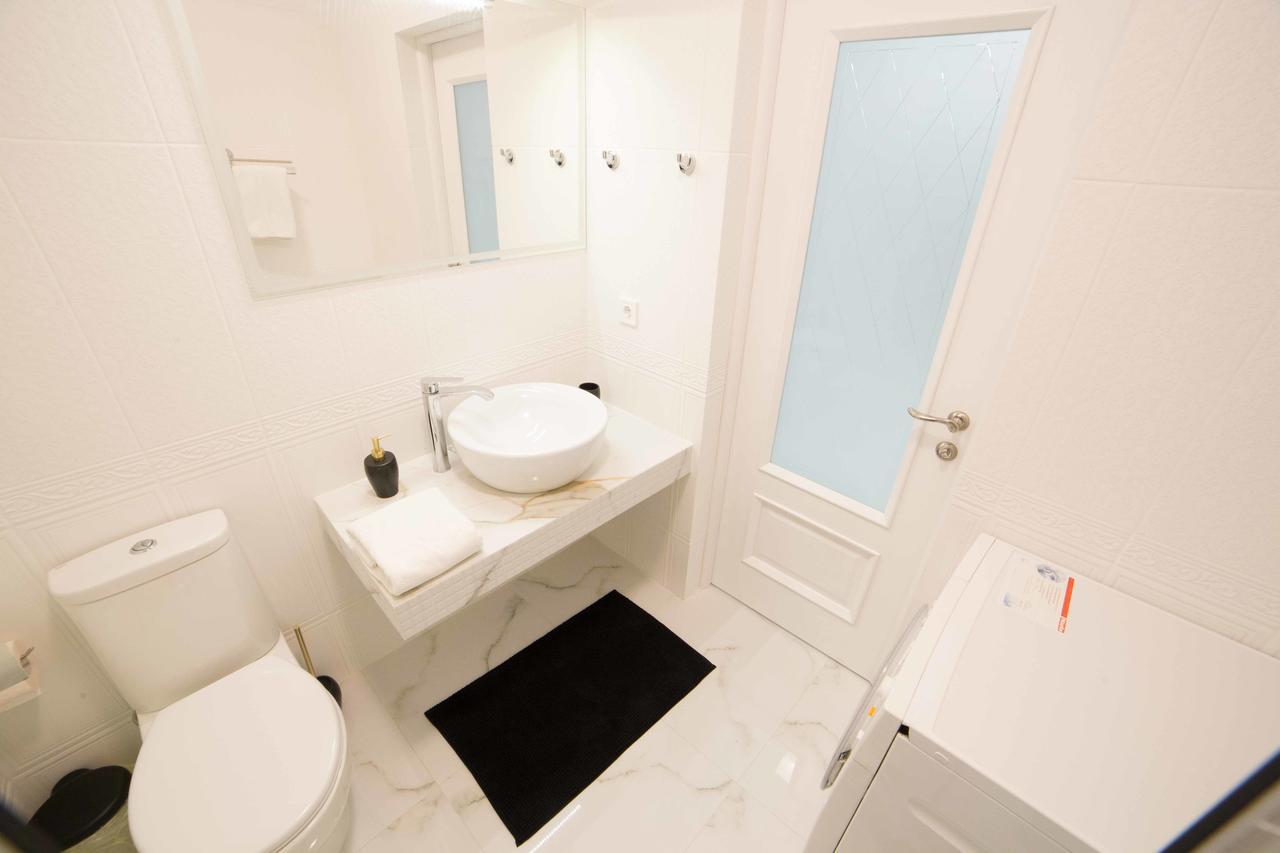 Leogrand Apartments On Kulisha 36 Lviv Dış mekan fotoğraf