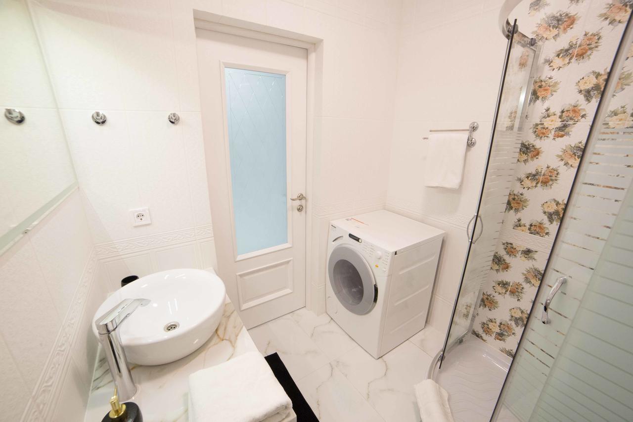 Leogrand Apartments On Kulisha 36 Lviv Dış mekan fotoğraf